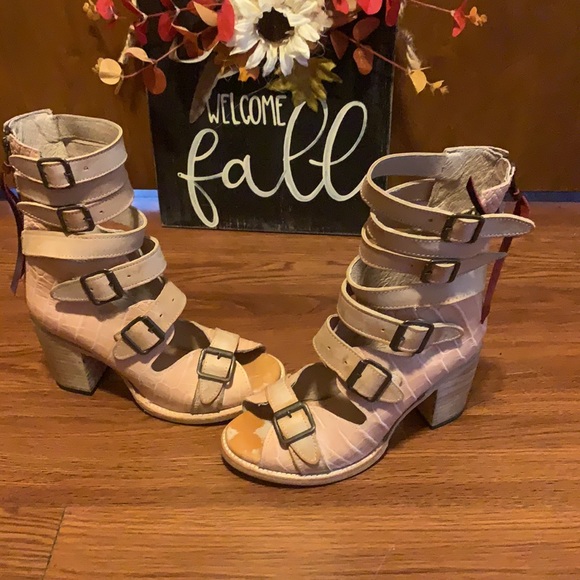 Bonds - Picture 2 of 5